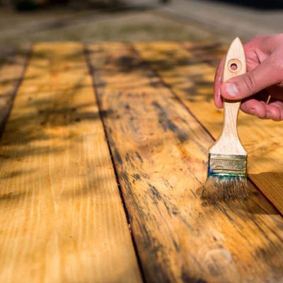 Sistema de recubrimiento a base de agua con buena resistencia a los rayos UV con una vida útil de 12 meses diseñado para capas de protección duraderas y acabados superficiales